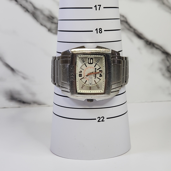 Diesel Watch Silver DZ-1218 Watch with White Face - Picture 16 of 16